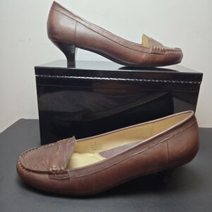 Eddie Bauer Women's Brown Penny Loafer Kitten Heels Shoes 8